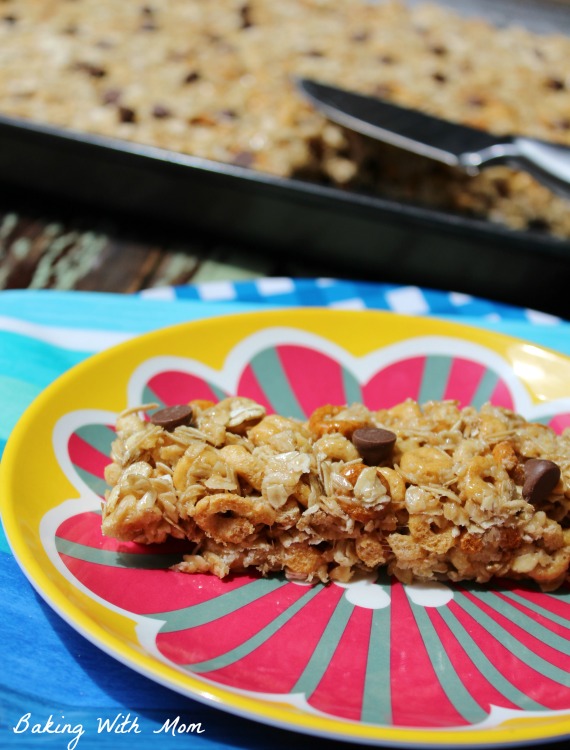 Honey Peanut Butter Granola Bars will be perfect for your kids school lunch or as an after school snack. Honey, peanut butter and chocolate chips make this snack delicious