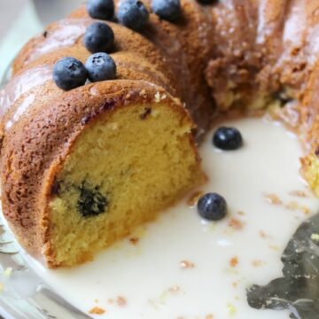 Lemon Blueberry Coffee Cake a breakfast or brunch recipe with lemon flavor, blueberry and a drizzle of frosting