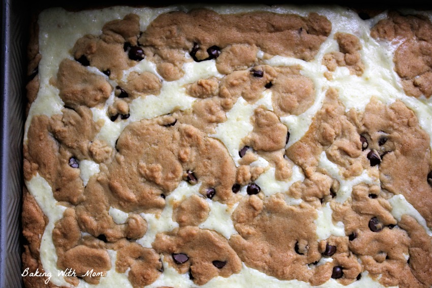 Gooey Chocolate Chip Cheesecake Bars