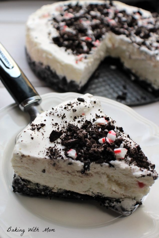 Peppermint Oreo Ice Cream Cake - Baking With Mom