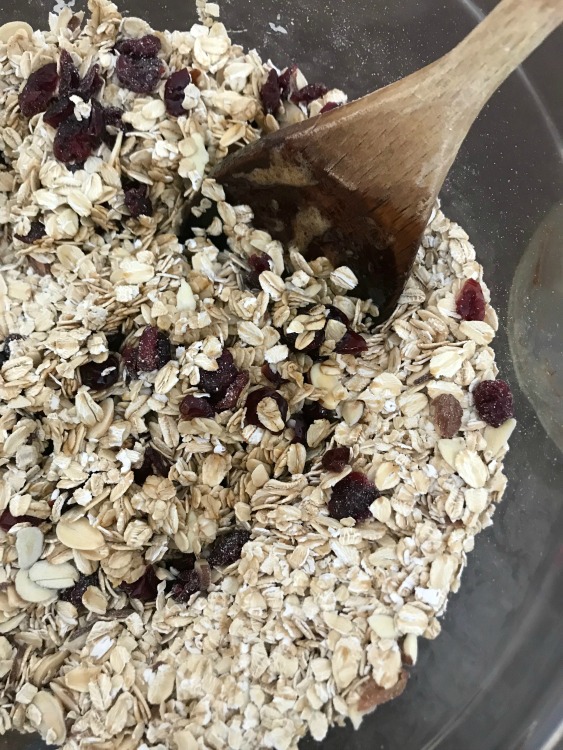 Granola mix with oatmeal