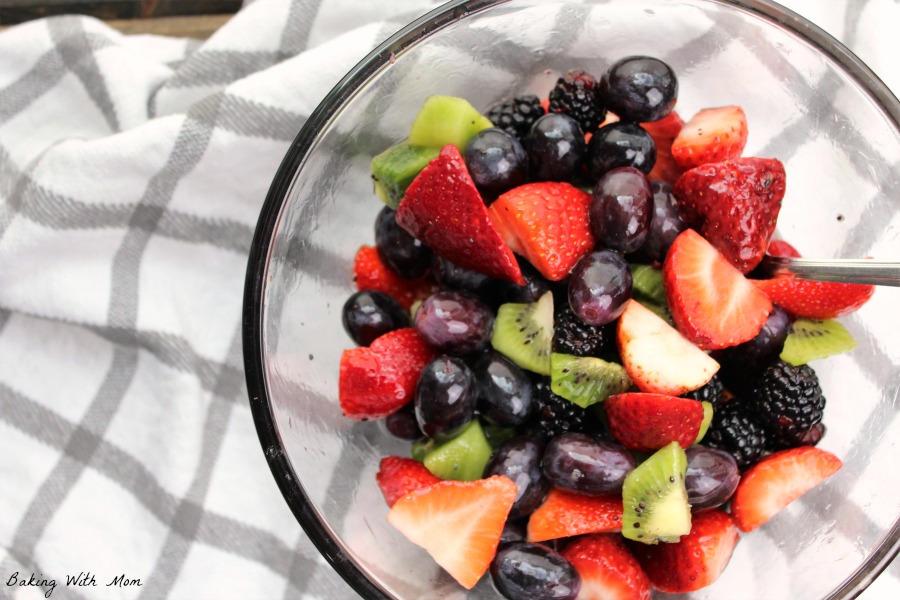 grapes, kiwi, strawberries and blackberries mixed together