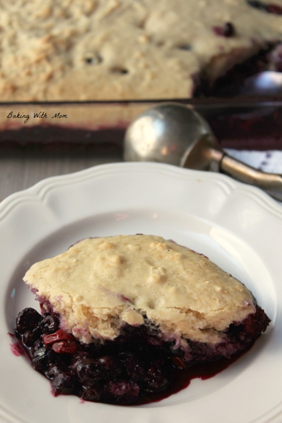 Cooked blueberry cobbler 