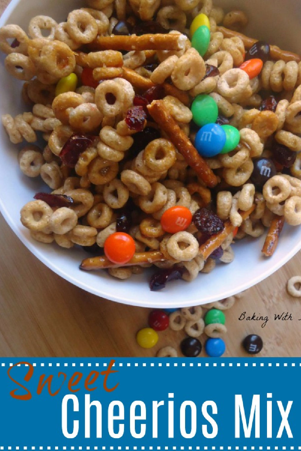 Pretzels, dried fruit and chocolate mix