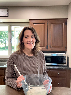 picture of baking with mom, Kim Strawn