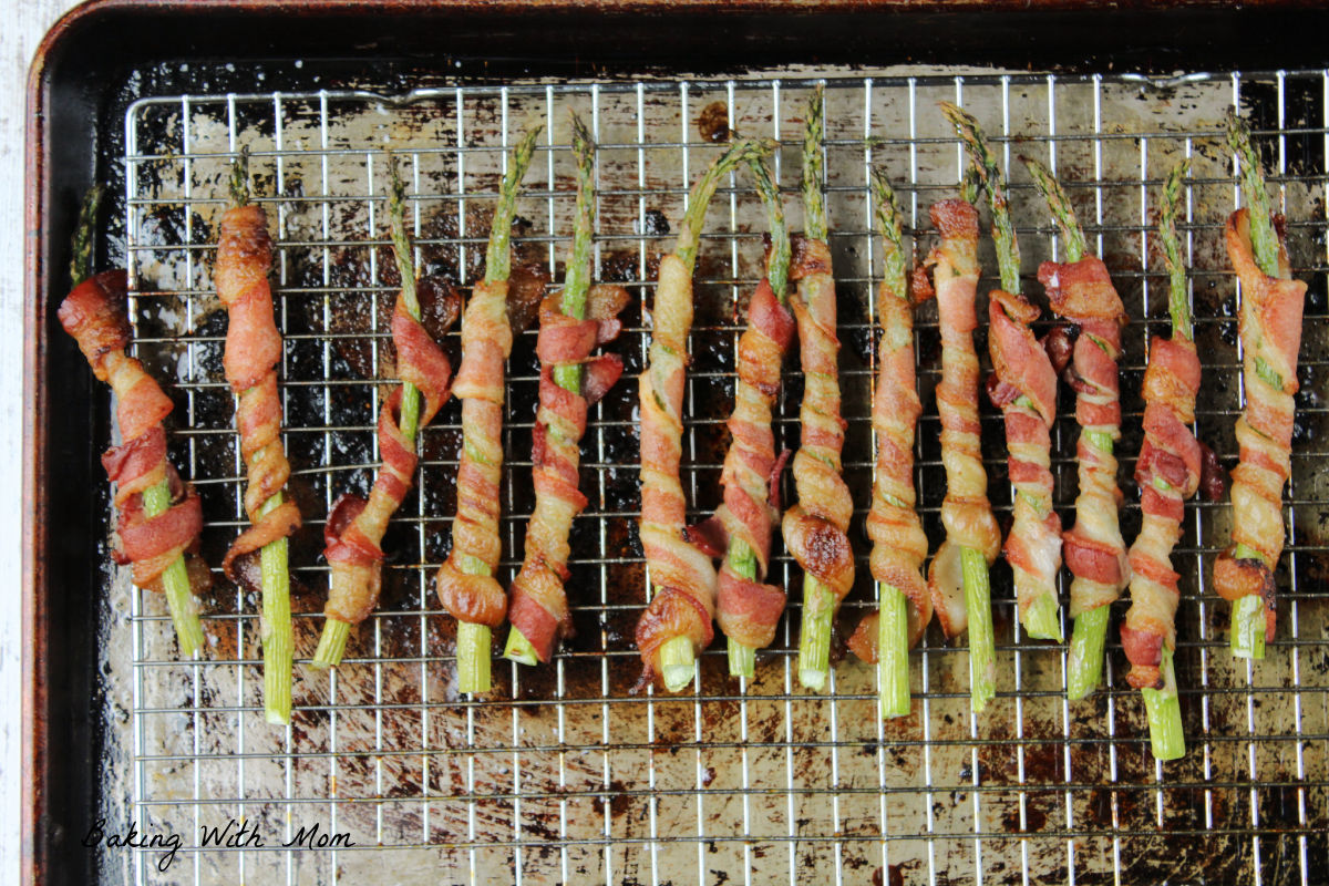 asparagus wrapped with bacon