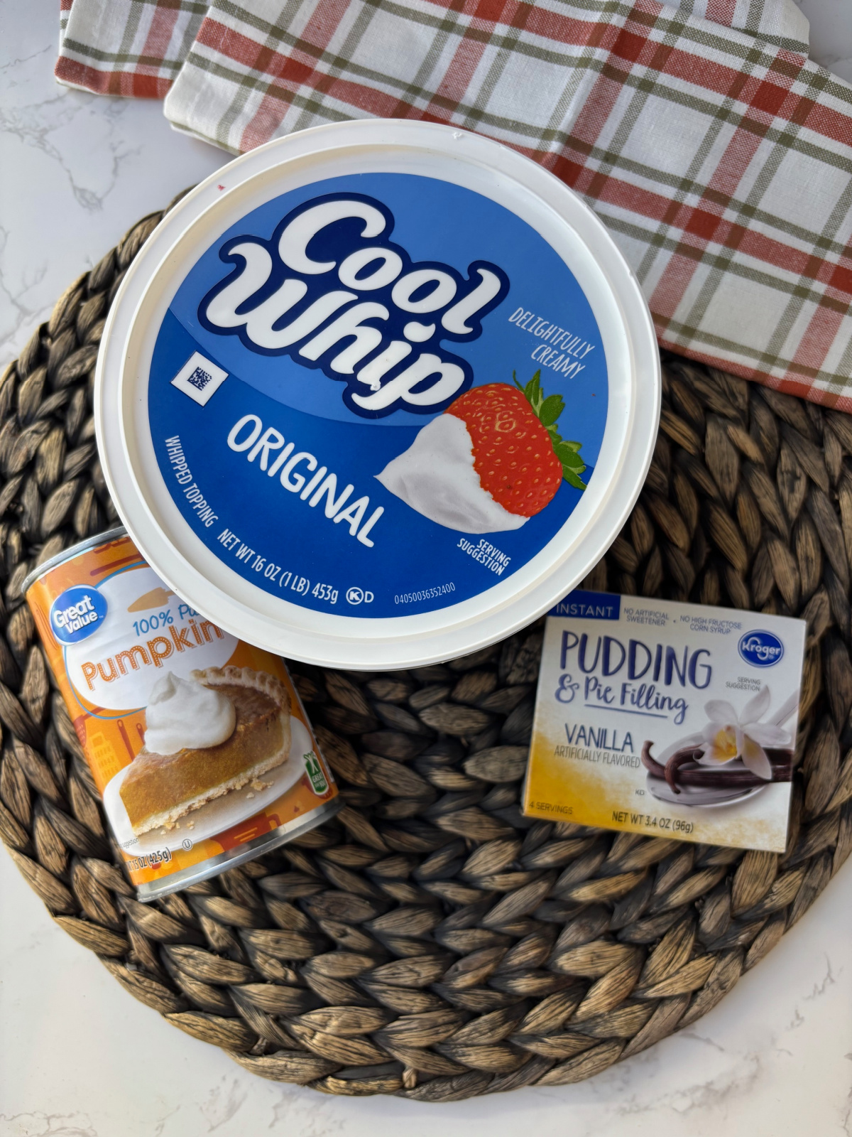 pumpkin dip ingredients such as pudding, pumpkin puree and Cool Whip.