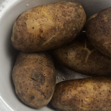 baked potatoes in a crock pot.