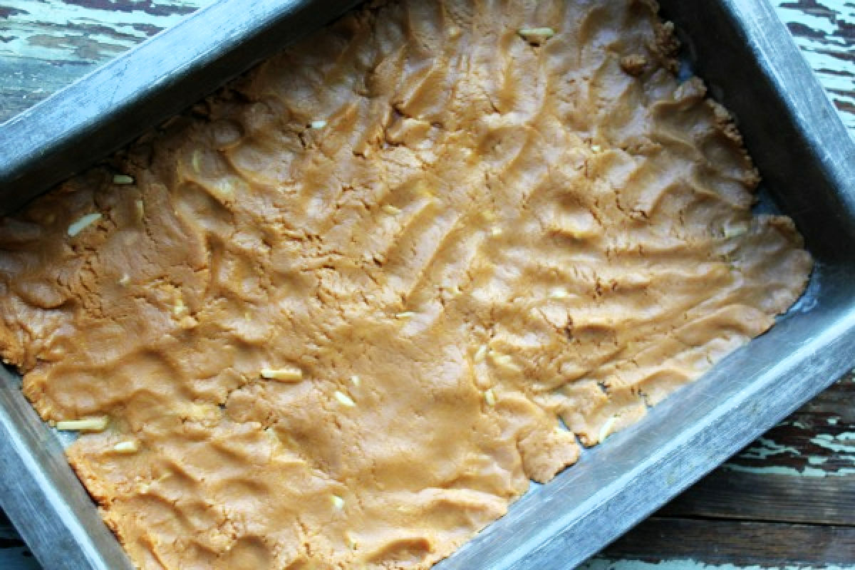 Cake mix crust in the bottom of a 9x13 pan. 