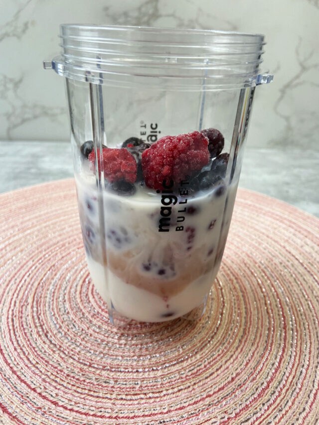Dairy Free Berry Smoothie - Baking With Mom